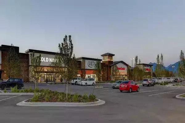 Image of shopping complex in Riverton City