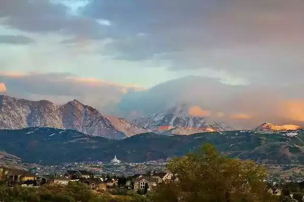 Image of mountain views that surround Riverton City